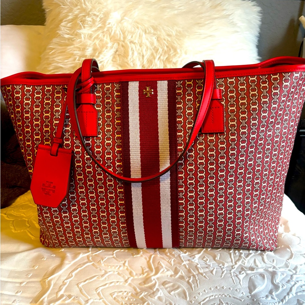 Tory Burch Gemini Link Canvas Tote in Red